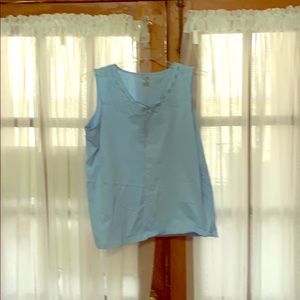 Cute blue tank top with floral cuts size 1X